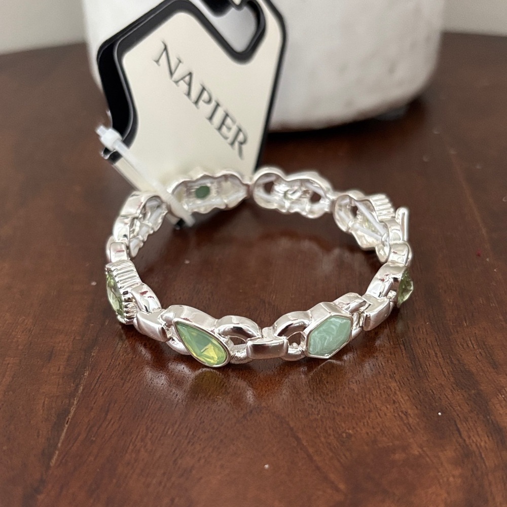 Napier Silvertone Stretch,hexagon,teardrop acrylic stones,mint green/aqua - Picture 7 of 7